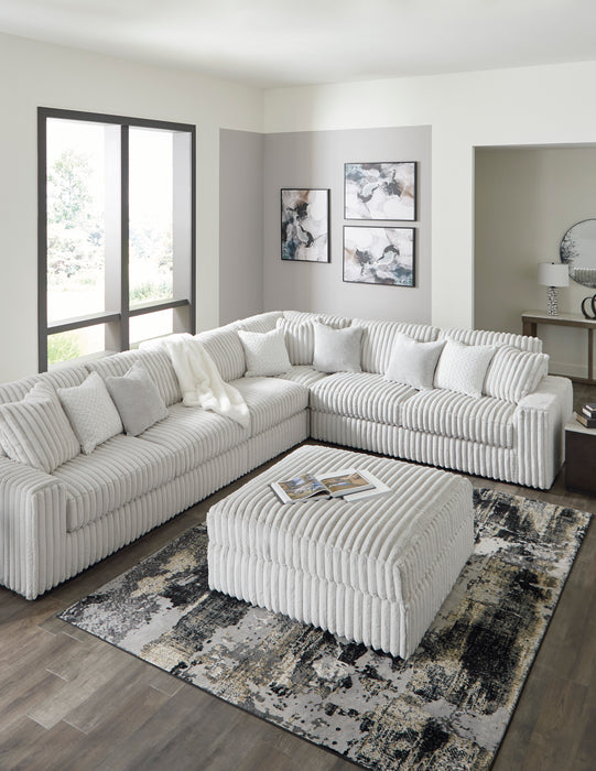 Stupendous Alloy 3-Piece Sectional