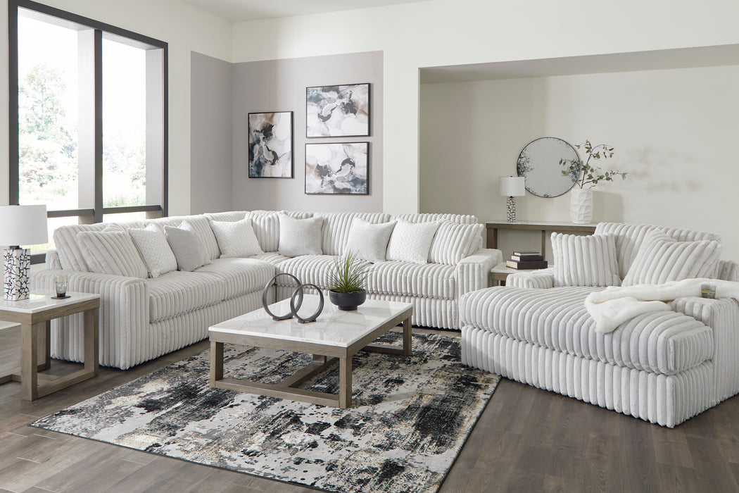 Stupendous Alloy 3-Piece Sectional