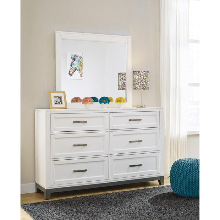 Alexa White Storage Platform Bedroom Set