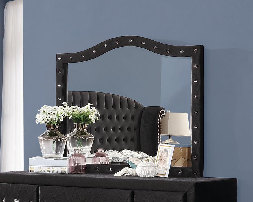 Tessa Black Upholstered Platform Bedroom Set