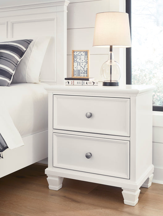 Fortman White Panel Youth Bedroom Set