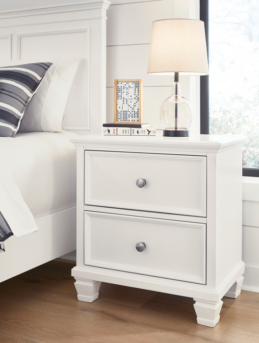 Fortman White Full Panel Bedroom Set