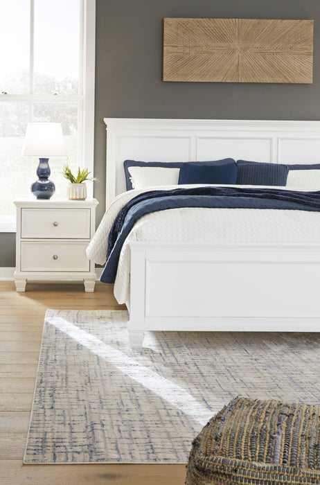 Fortman White Queen Panel Bed