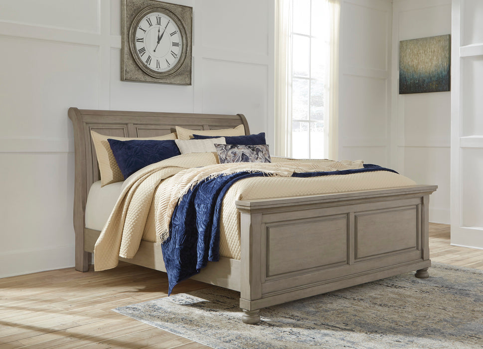 Lettner Light Gray Sleigh Platform Bedroom Set