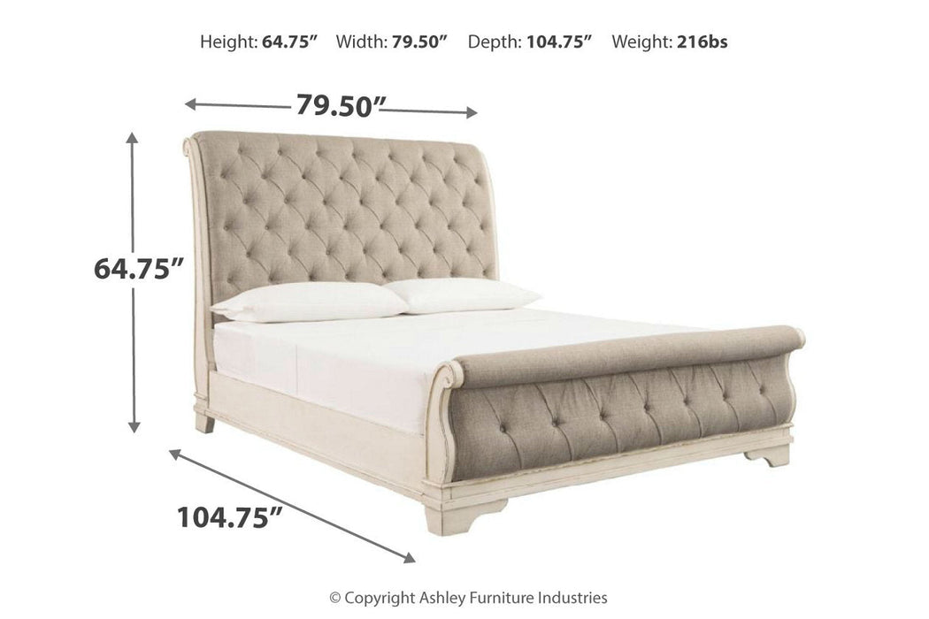 Realyn Chipped White Queen Sleigh Bed