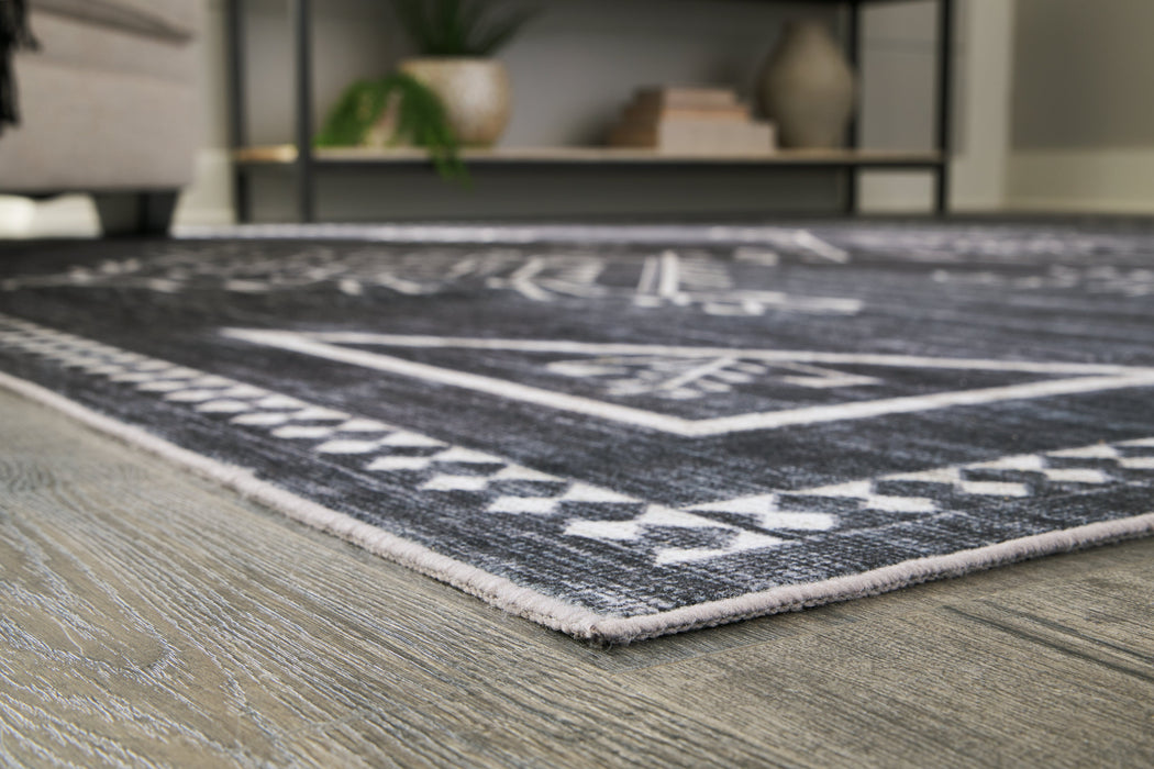 Arloman Medium Rug - R405932