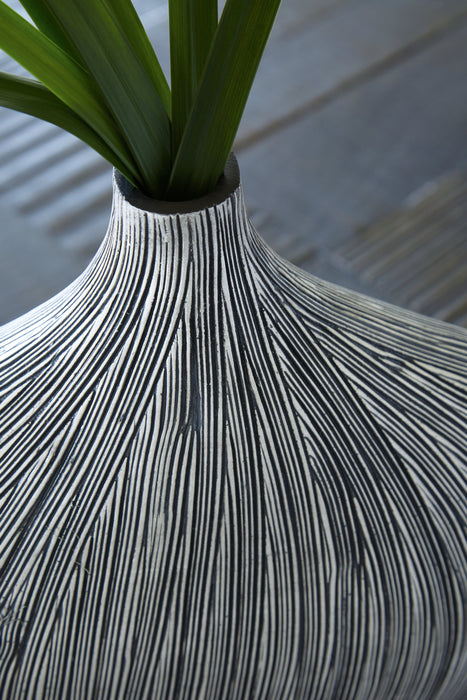 Donya Vase - A2000546 - Lara Furniture