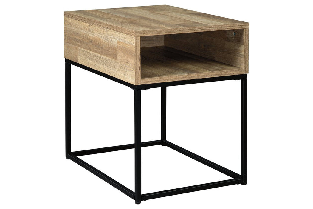 Gerdanet Natural End Table - T150-3 - Lara Furniture