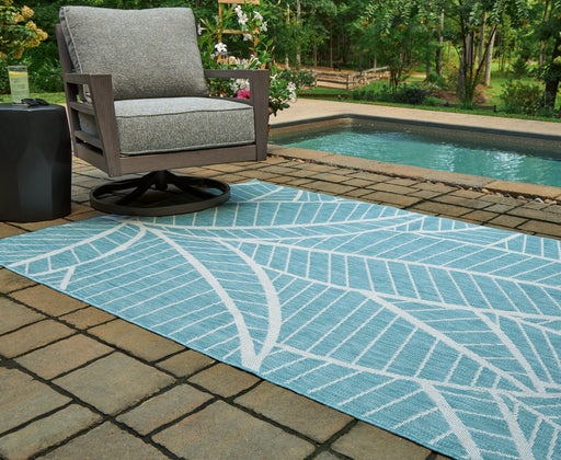 Hulsia Ivory/Aqua 5' x 7' Rug - R900122