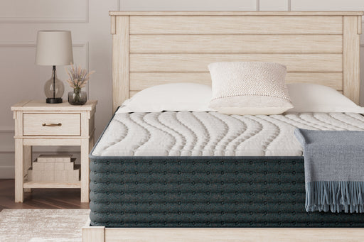 Hybrid 1300 White Queen Mattress - M43631