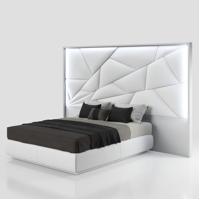 Majesty Bedroom W/Light And Kiu Cases Set - Lara Furniture