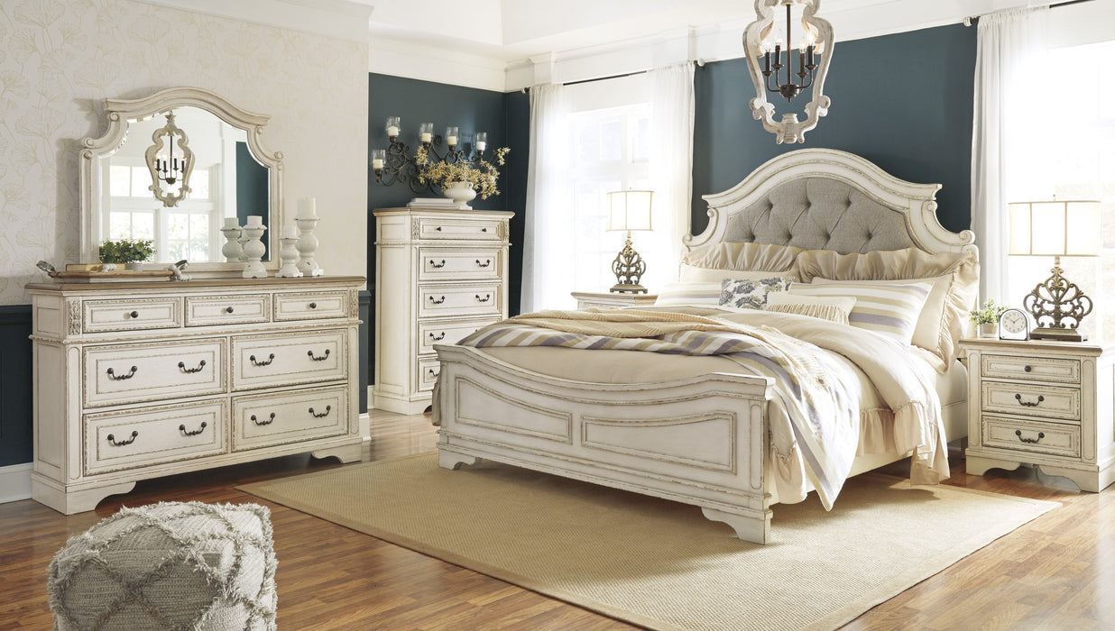 Realyn Chipped White Panel Bedroom Set - Lara Furniture