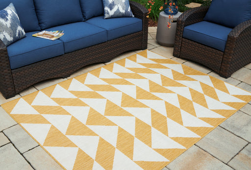 Thomley Ivory/Yellow 5' x 7' Rug - R900062