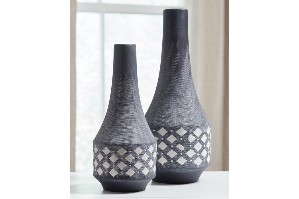 Dornitilla Black/White Vase (Set of 2) - Lara Furniture