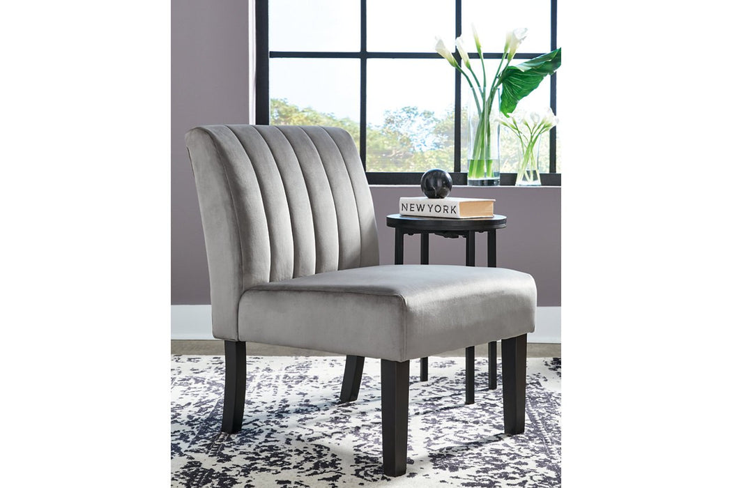 Hughleigh Gray Accent Chair - Lara Furniture