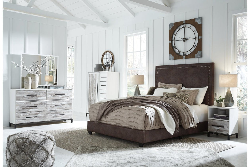 Dolante Brown King Upholstered Bed - Lara Furniture