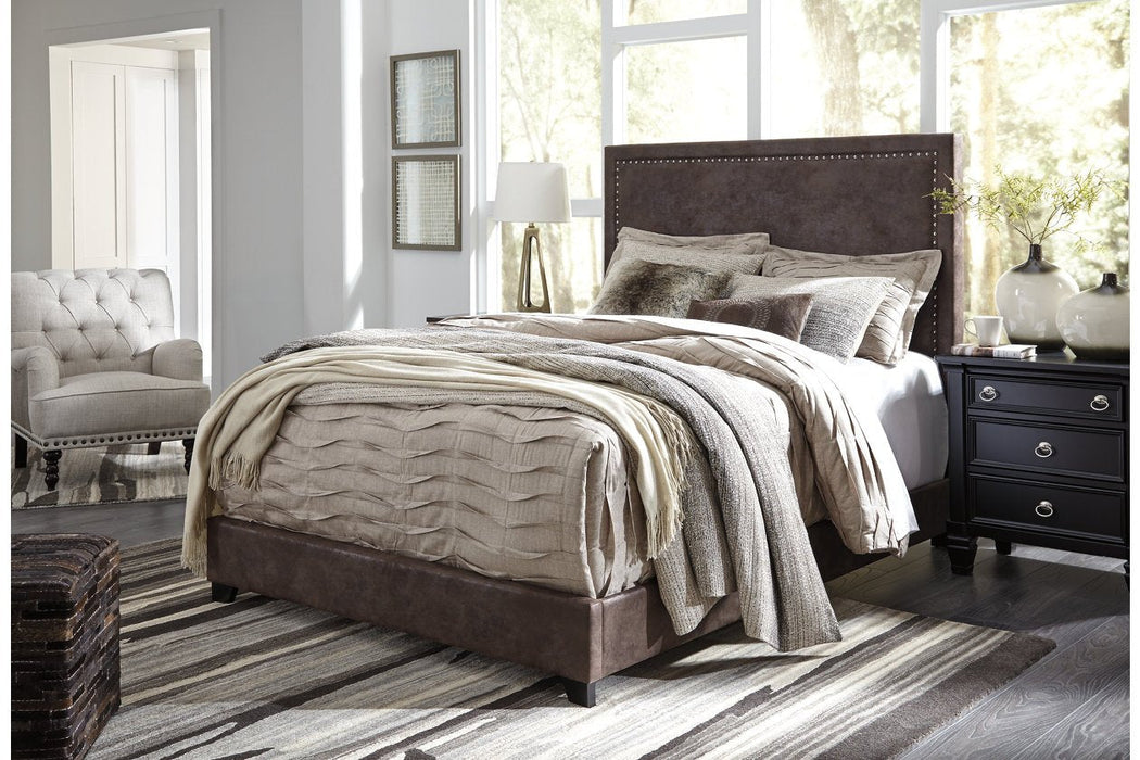 Dolante Brown King Upholstered Bed - Lara Furniture