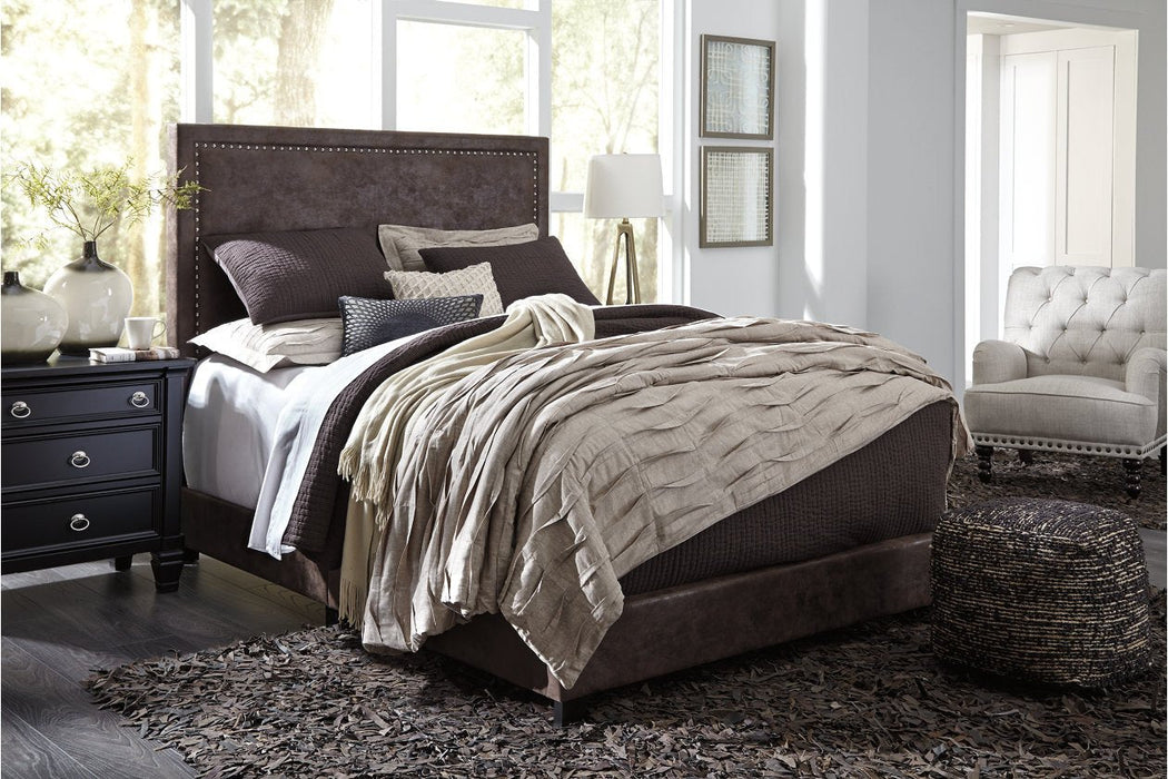 Dolante Brown King Upholstered Bed - Lara Furniture