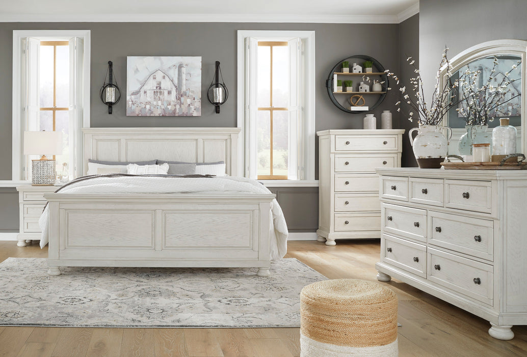 Robbinsdale Queen Panel Bed