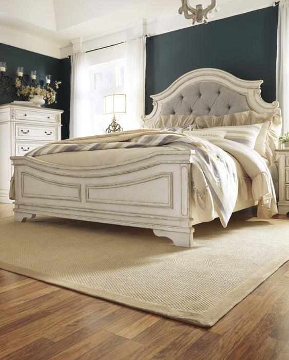 Realyn Chipped White Panel Bedroom Set - Lara Furniture