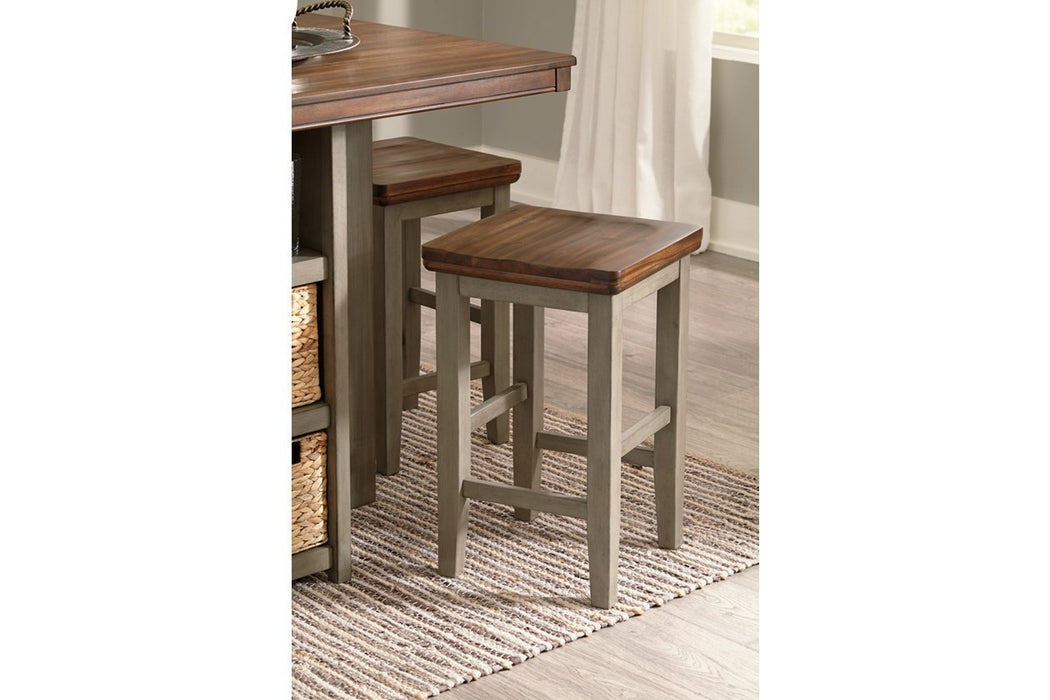 Lettner deals dining table