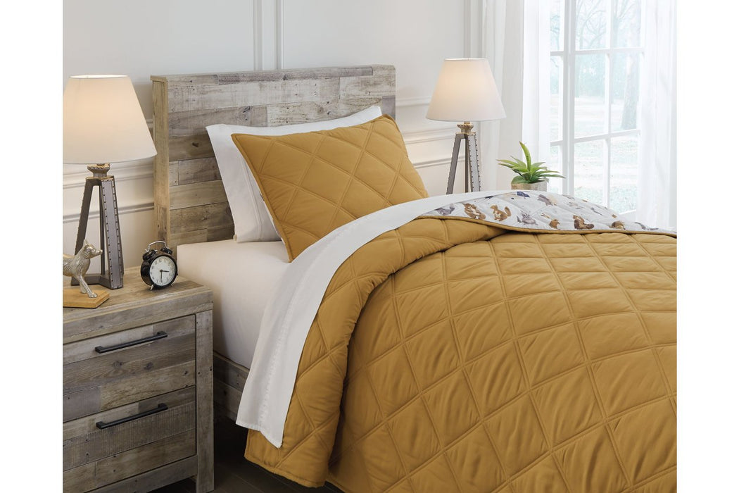 Cooperlen Golden Brown Twin Quilt Set - Lara Furniture