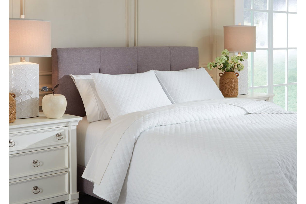 Ryter White Queen/Full Coverlet Set - Lara Furniture