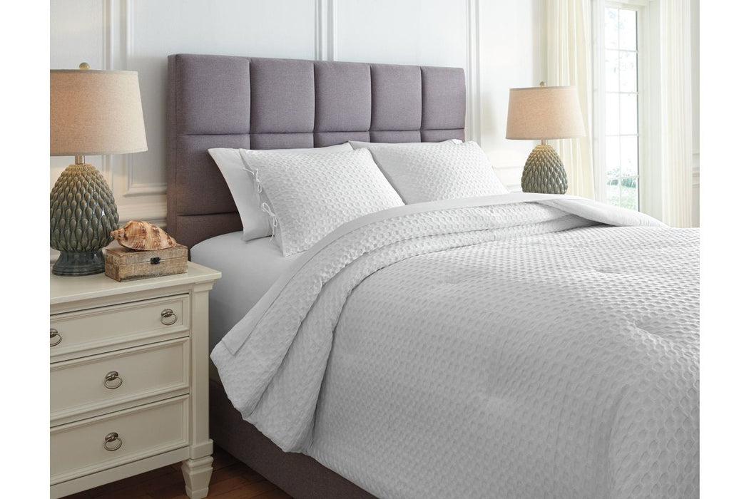 Maurilio White 3-Piece Queen Comforter Set - Lara Furniture