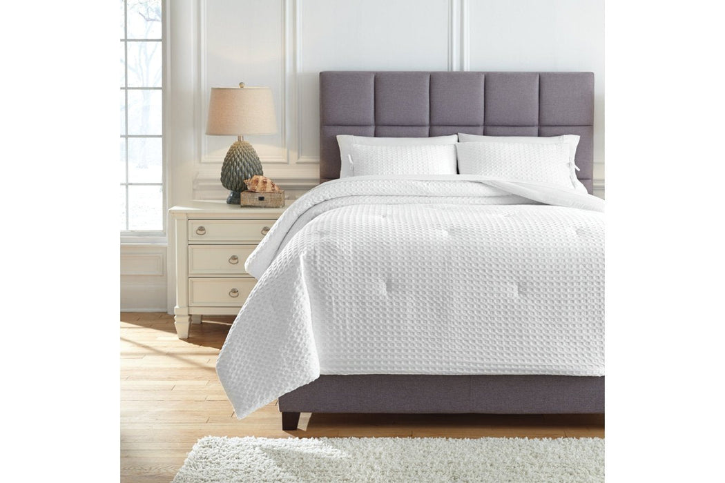 Maurilio White 3-Piece Queen Comforter Set - Lara Furniture