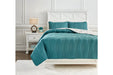 Averlett Teal/White/Gray Full Quilt Set - Lara Furniture